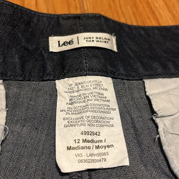 Lee Jeans Women Just Below The Waist Capri shorts Stretch Denim Cotton 12 Medium - Picture 6 of 11